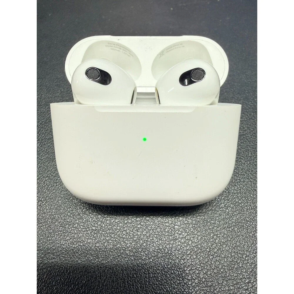 Apple AirPods 3rd Gen. with Magsafe Charging Case A2566 A2564 A2565 OEM Apple